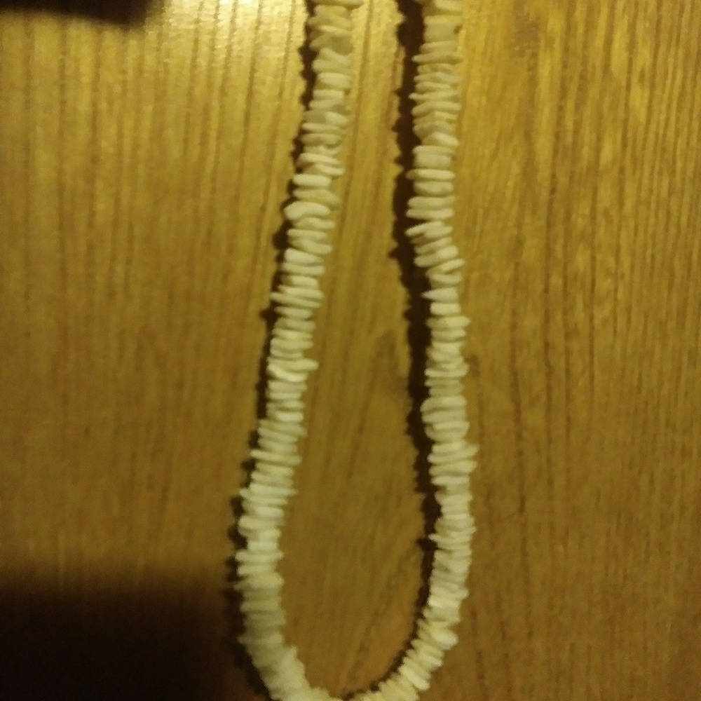 Shell necklace - Picture 2 of 2